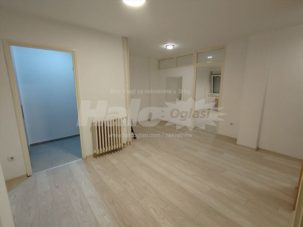 BLOK 29 - Poslovni prostor 60m2, poseban ulaz — 2
