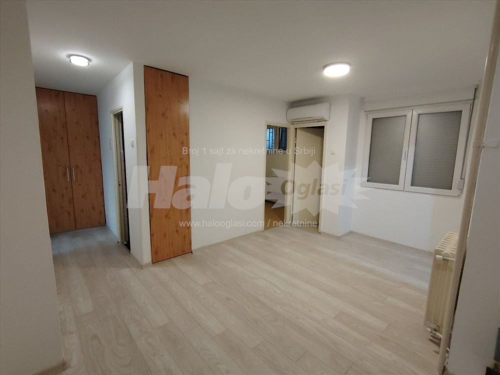 BLOK 29 - Poslovni prostor 60m2, poseban ulaz — 3