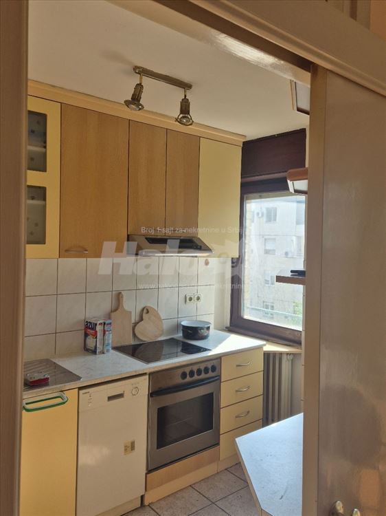 Blok 34, Bulevar Zorana Đinđića, Carina, Studenjak — 3