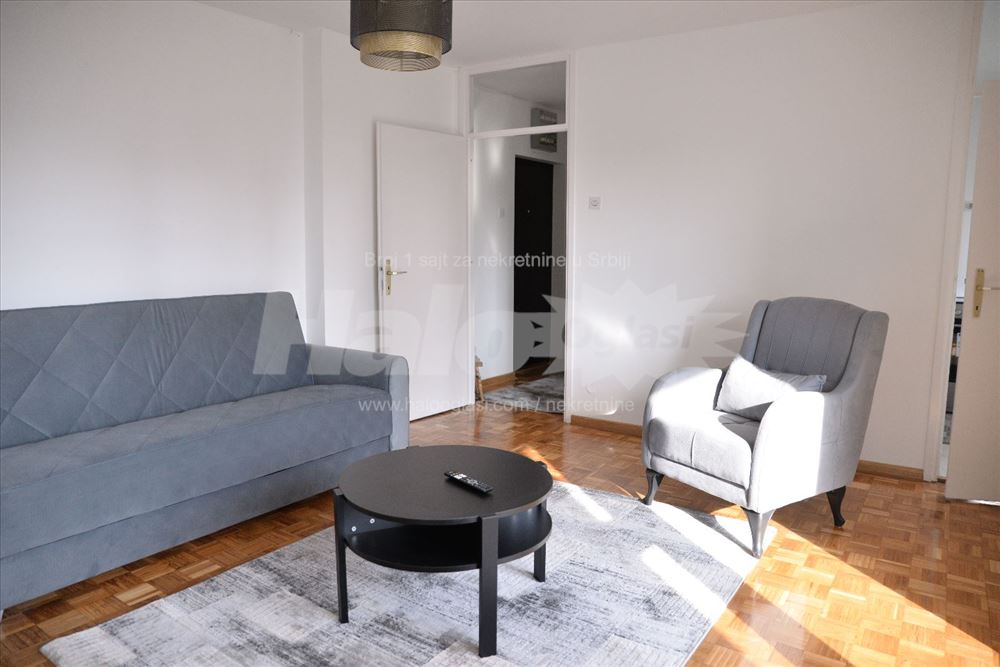 Blok 34 (studenjak), dvosoban, renoviran i svetao — 2