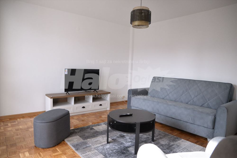 Blok 34 (studenjak), dvosoban, renoviran i svetao — 4