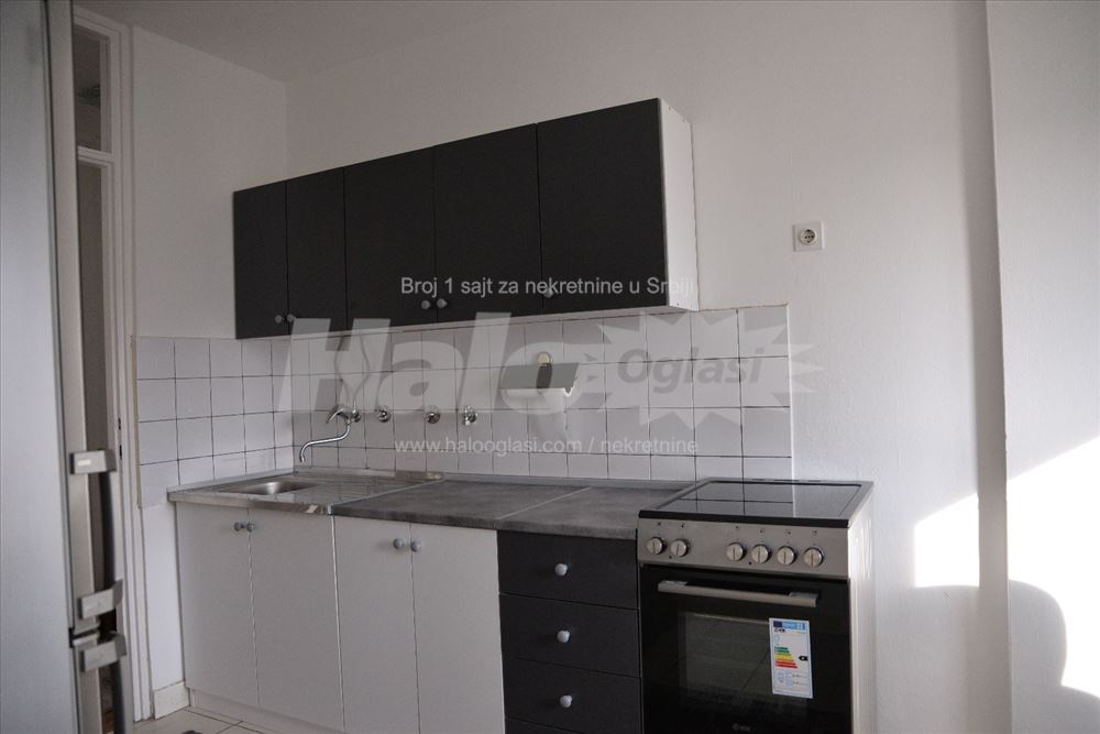 Blok 34 (studenjak), dvosoban, renoviran i svetao — 8