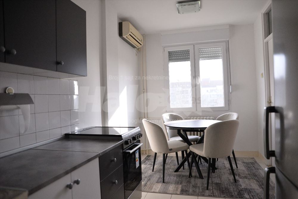 Blok 34 (studenjak), dvosoban, renoviran i svetao — 9