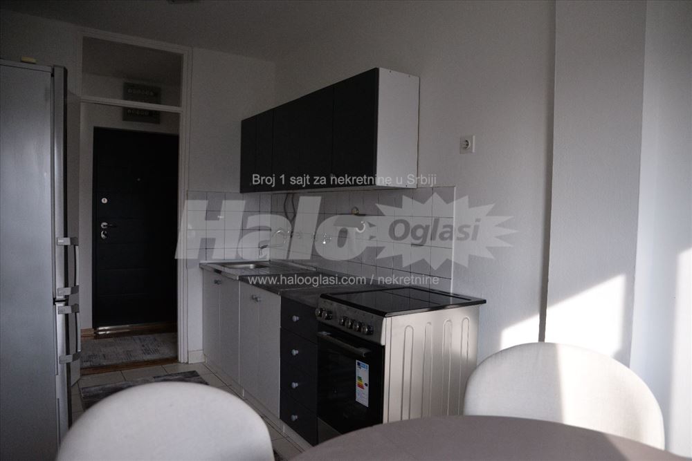 Blok 34 (studenjak), dvosoban, renoviran i svetao — 11