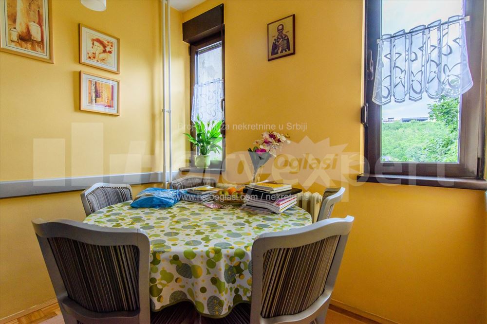 Blok 37a Cetvorosoban Zuta fasadna cigla — 3