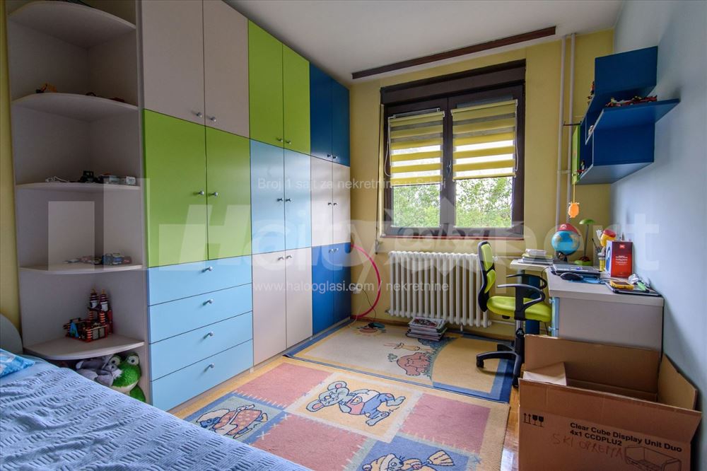 Blok 37a Cetvorosoban Zuta fasadna cigla — 8