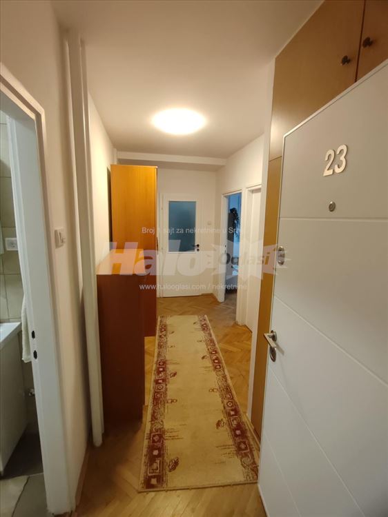 Blok 4, Pariske komune, 2.5 renoviran — 2