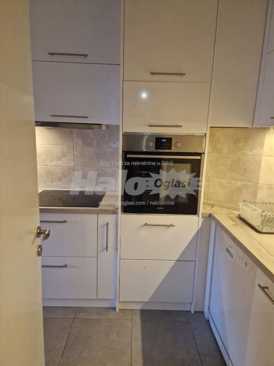 Blok 45 Novi Beograd, odlična lokacija, namesten — 4