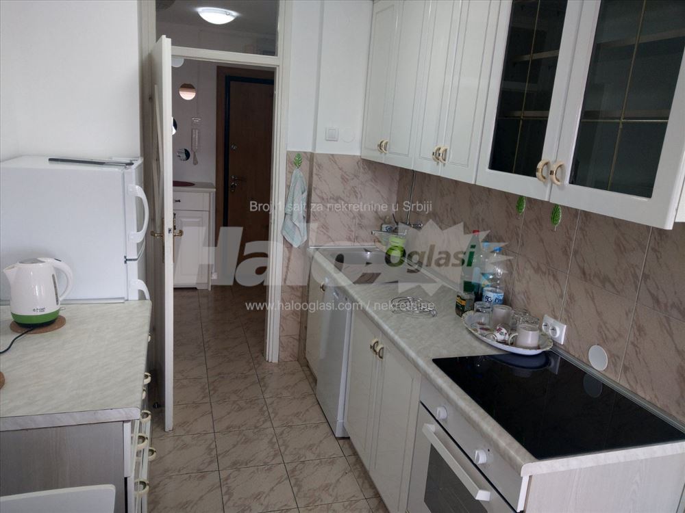 Blok 45, preko puta Doma zdravlja — 5