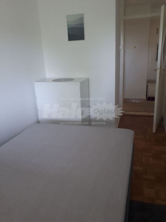 Blok 45, preko puta Doma zdravlja — 9