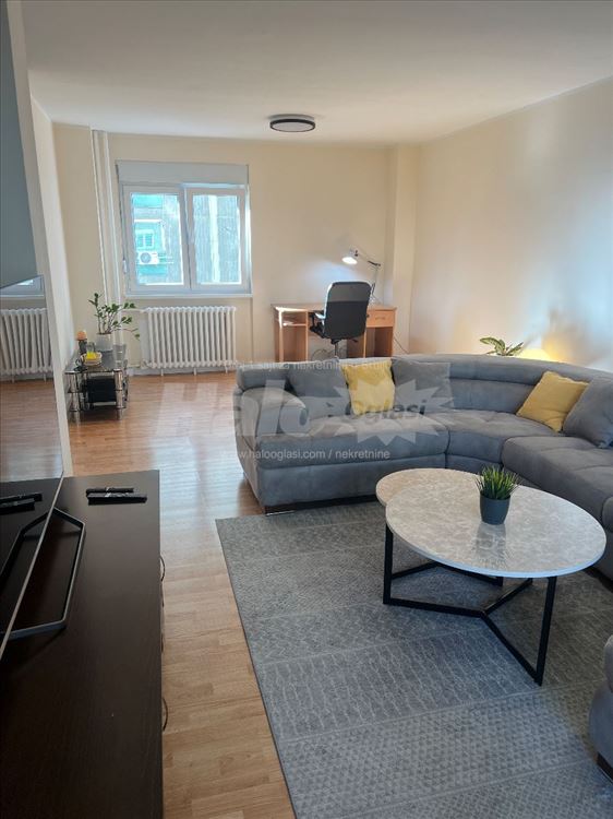 Blok 61, 74m², 2.0, garaža, renoviran, namešten — 2