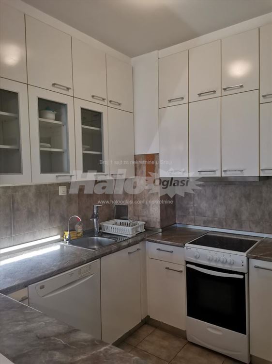 Blok 61, LUX, u novijoj zgradi — 5