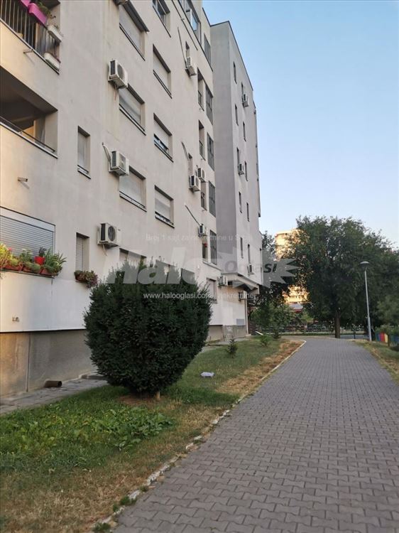 Blok 61, LUX, u novijoj zgradi — 9