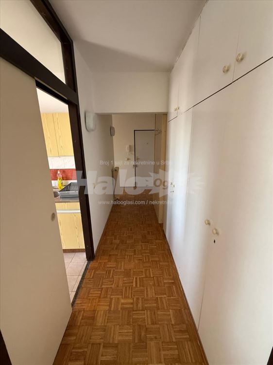 Blok 61, trosoban, 84 m2, vlasnik — 6