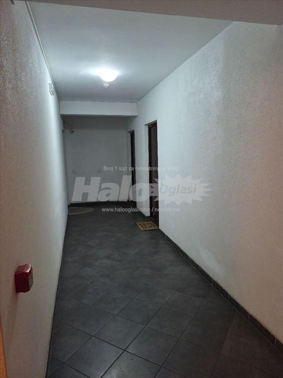 Blok 63, prkoputa TC Piramida, 35 m² — 12