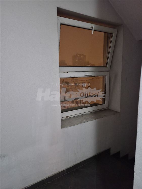 Blok 63, prkoputa TC Piramida, 35 m² — 13