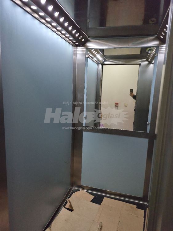 Blok 63, prkoputa TC Piramida, 35 m² — 14