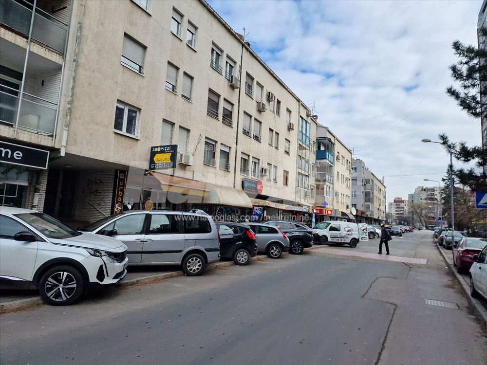 Blok 70, renoviran, četvorospratnice — 10