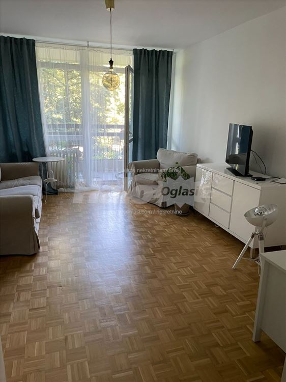 Blok 70a, 2.5 soban, namešten — 5