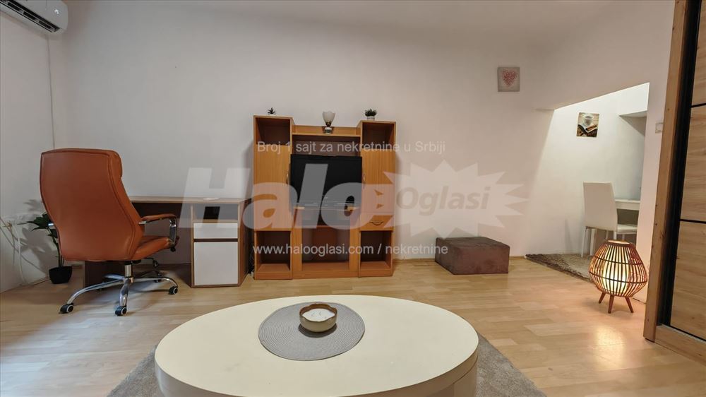 Bogoslovija, 1.0, renoviran , odmah useljiv — 2