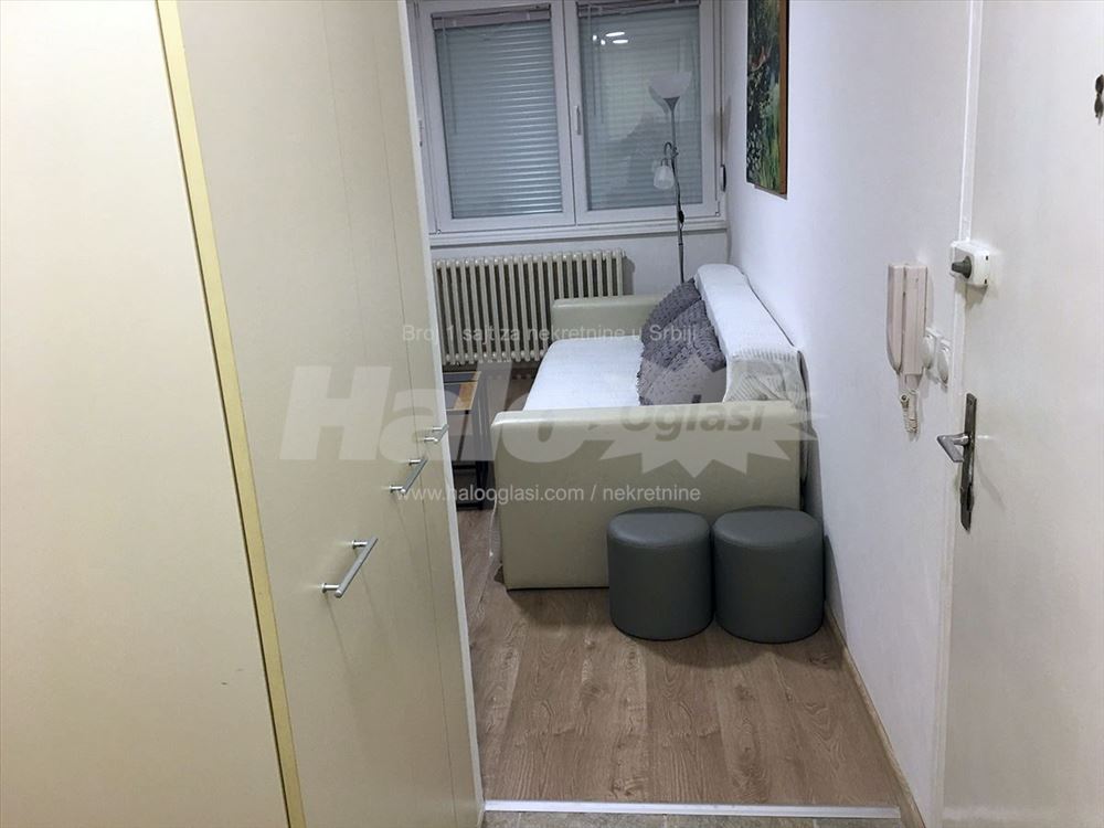 Bogoslovija, Garsonjera 19m2, izdajem — 9