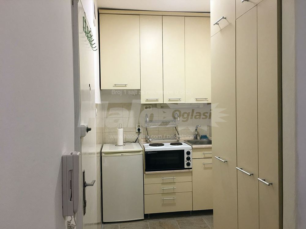 Bogoslovija, Garsonjera 19m2, izdajem — 14