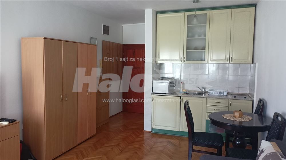 Bogoslovija, garsonjera, namestena — 4