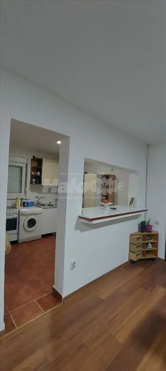 Borča, Angorska - stan 75m2 — 9