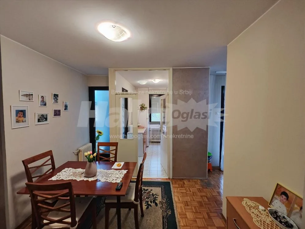 Borča dvosoban adaptabilan u 2.5 — 2