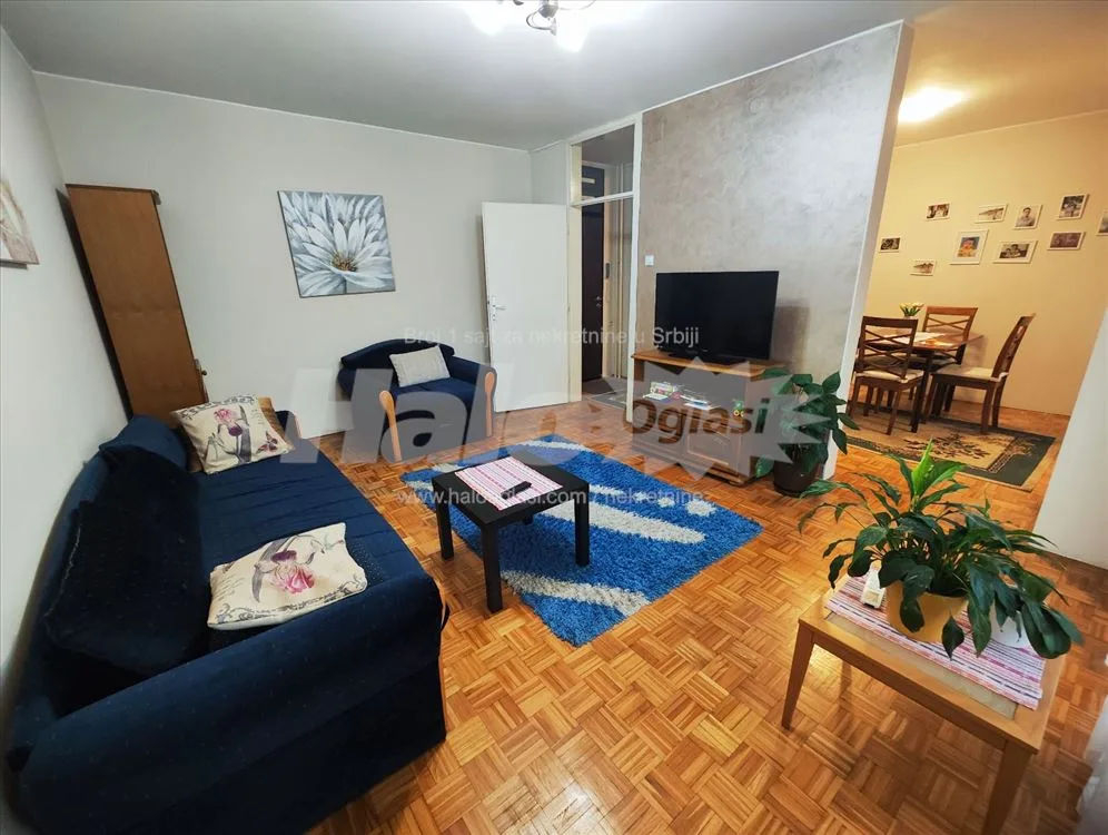 Borča dvosoban adaptabilan u 2.5 — 3