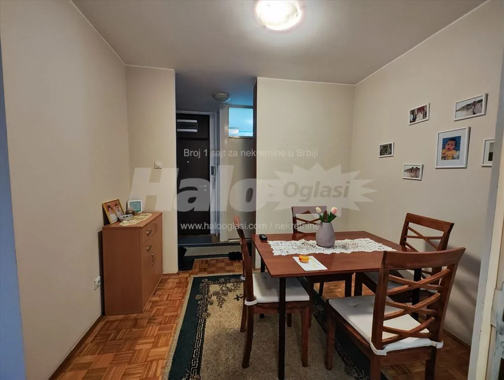 Borča dvosoban adaptabilan u 2.5 — 4