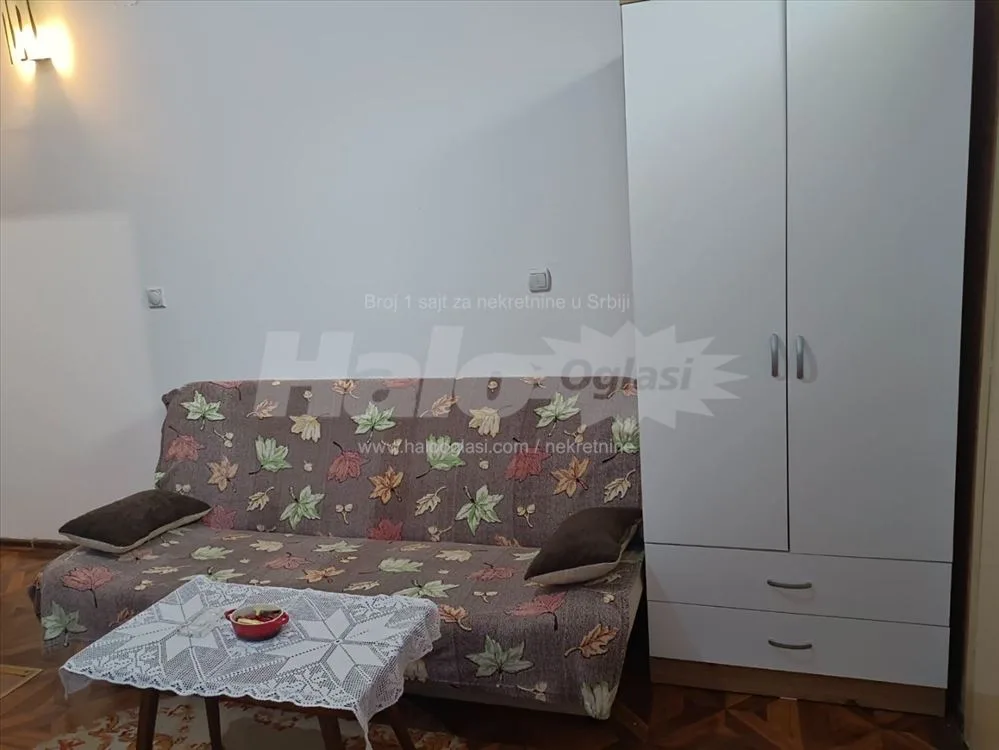 Borča, garsonjera — 6
