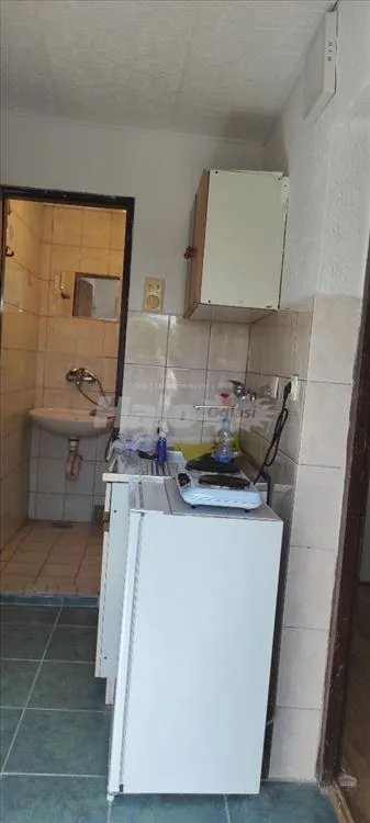 Borča, izdajem garsonjeru — 2