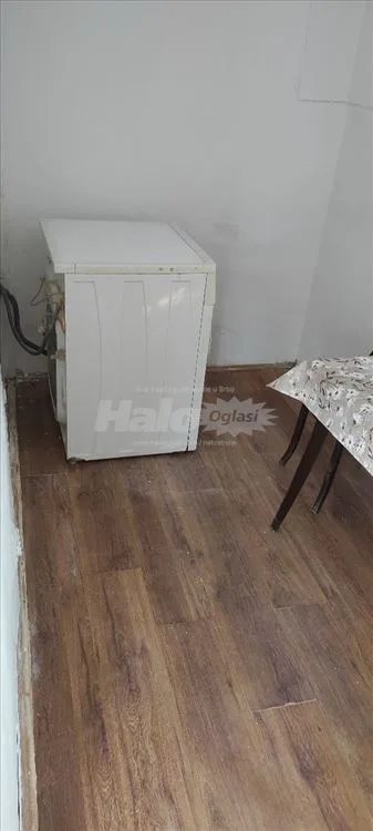Borča, izdajem garsonjeru — 6