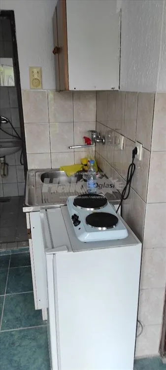 Borča, izdajem garsonjeru — 8