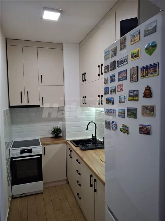 Borča, okretnica, uknjižen, 75 m², dve jedinice — 2