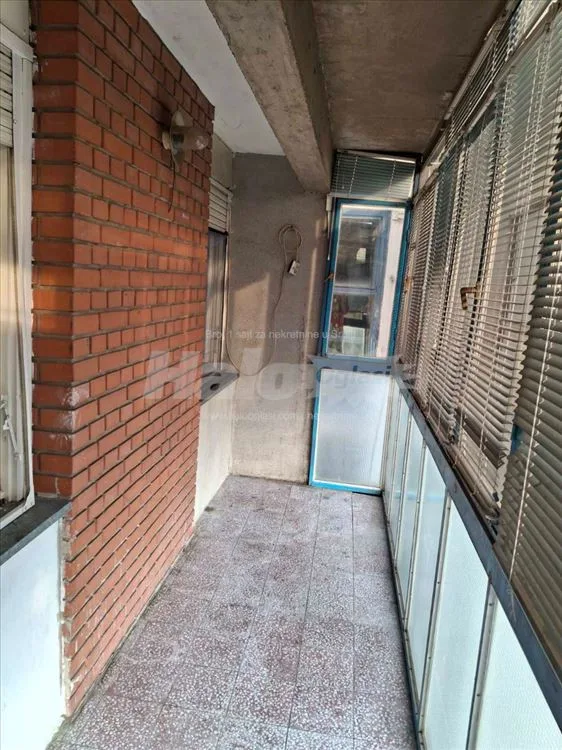 Borča, okretnica, uknjižen, 75 m², dve jedinice — 10