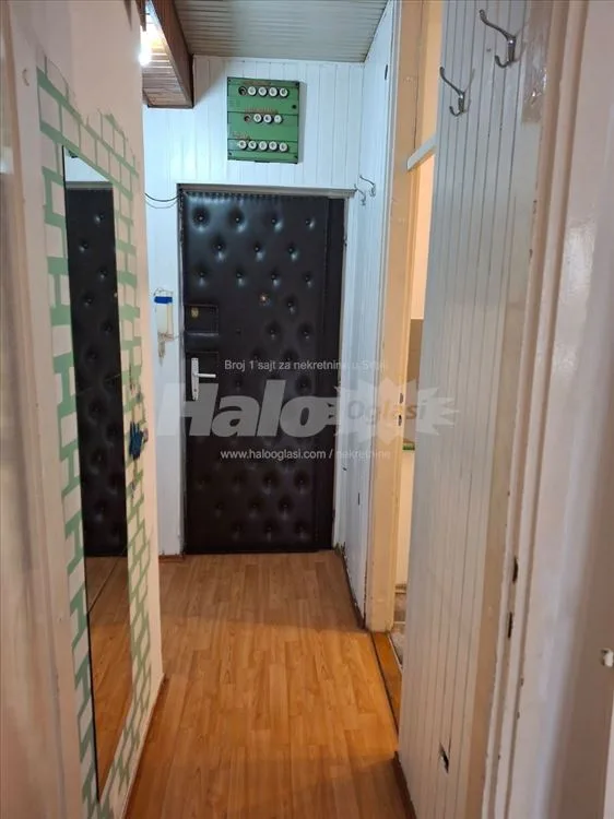 Borča, okretnica, uknjižen, 75 m², dve jedinice — 12