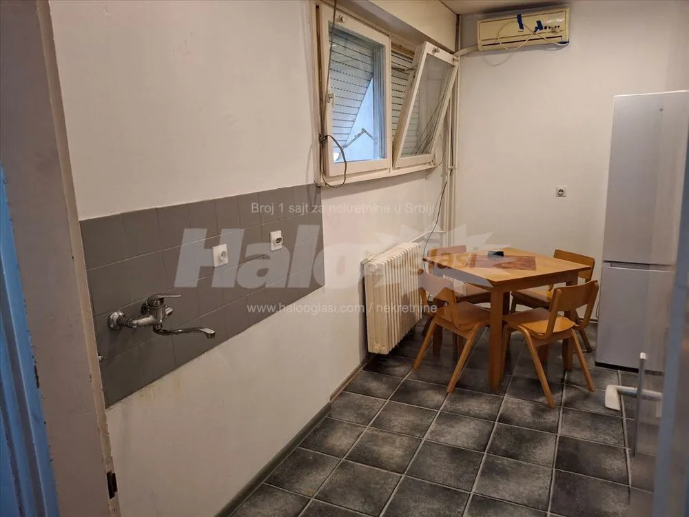 Borča, okretnica, uknjižen, 75 m², dve jedinice — 13
