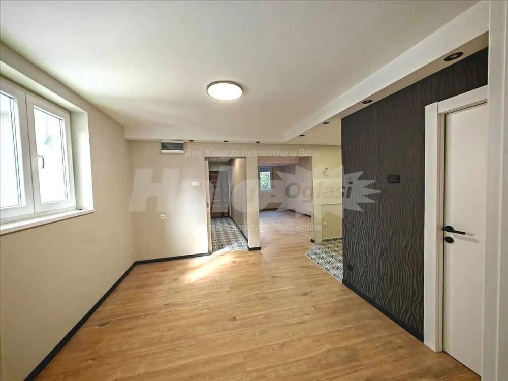 Borča uknjižen, top lokacija — 3