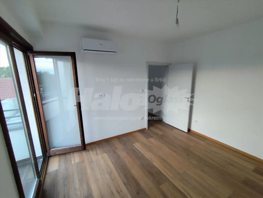 Borča,novogradnja 86m²,4-soban,dvorište,uknjižen — 3