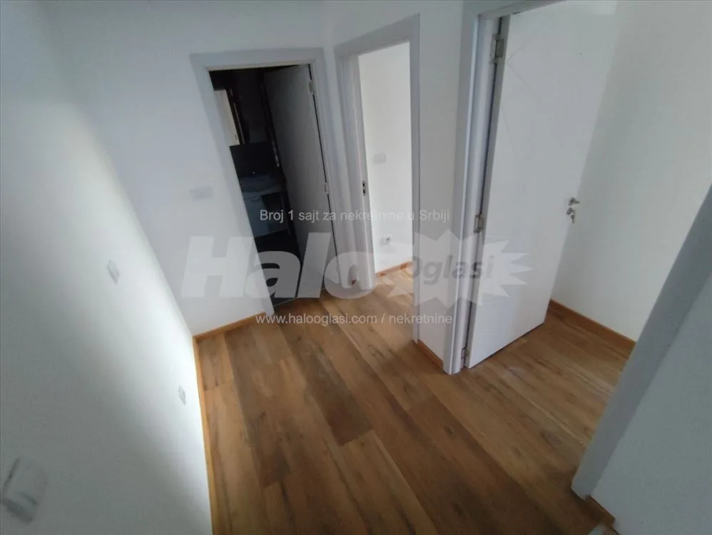 Borča,novogradnja 86m²,4-soban,dvorište,uknjižen — 4