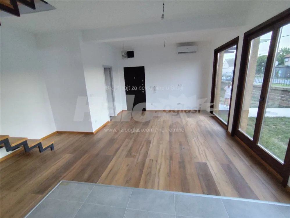 Borča,novogradnja 86m²,4-soban,dvorište,uknjižen — 9