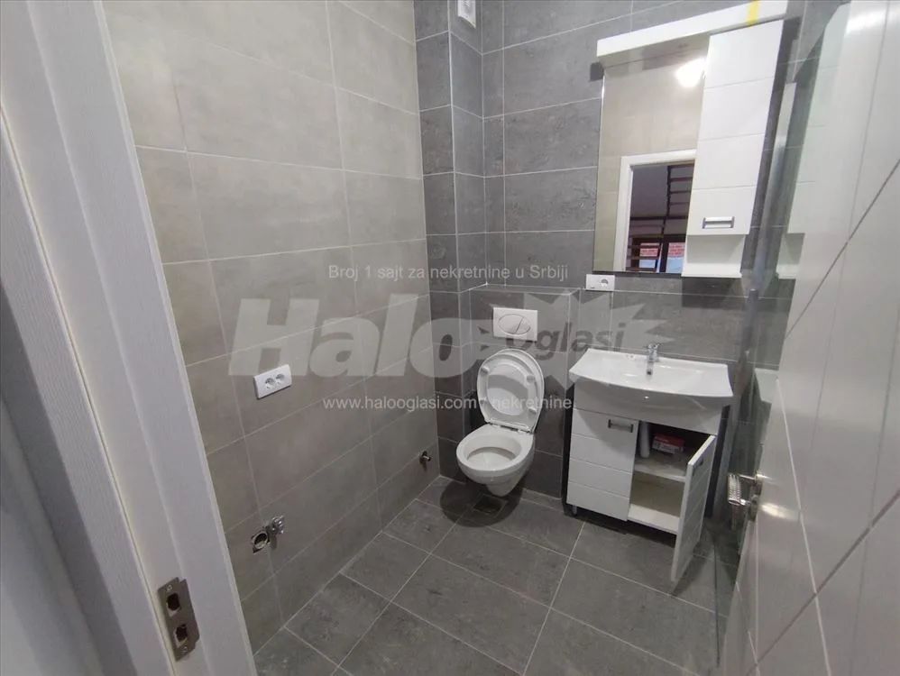 Borča,novogradnja 86m²,4-soban,dvorište,uknjižen — 13