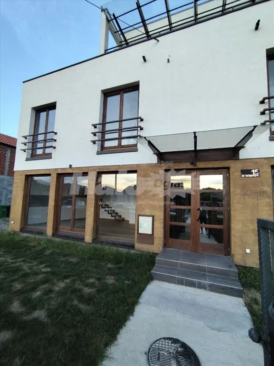 Borča,novogradnja 86m²,4-soban,dvorište,uknjižen — 15