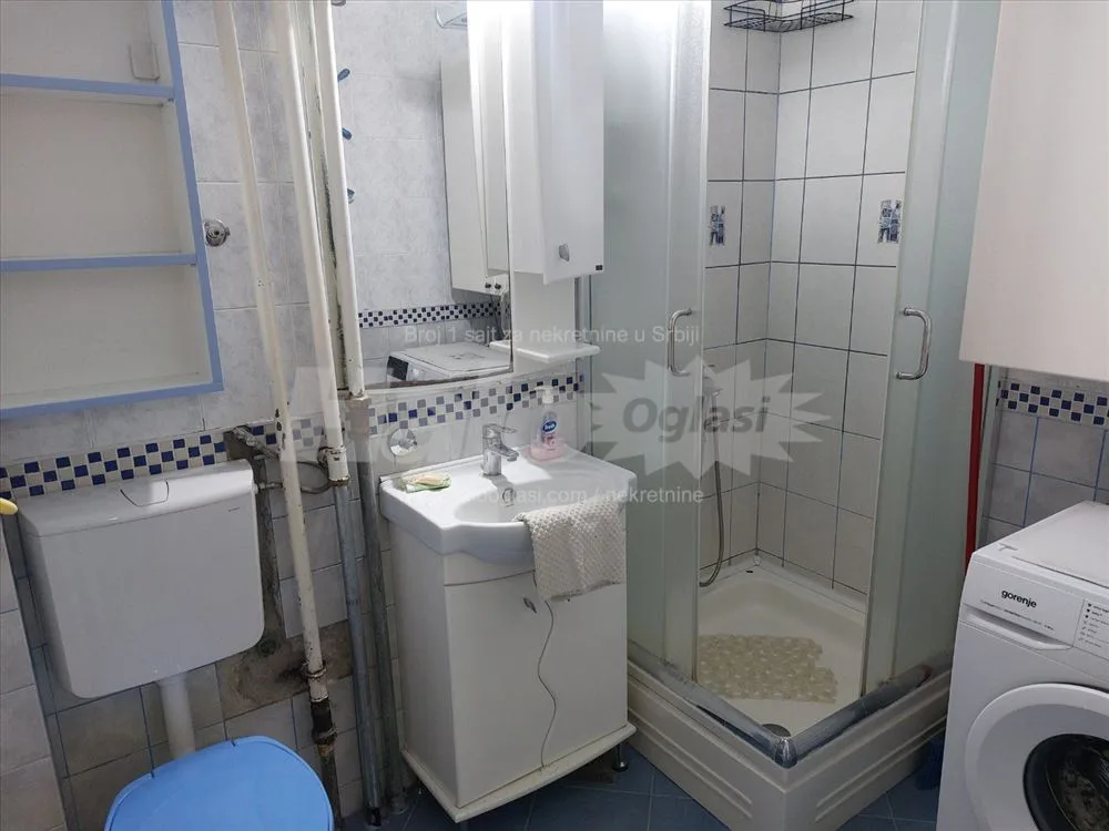 borca 3 dvoiposoban 70m2 — 8