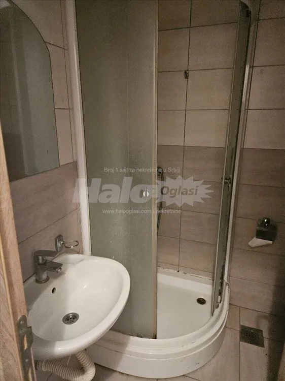 Borca-centar lep namesten stan, aut 95,96,85 — 6