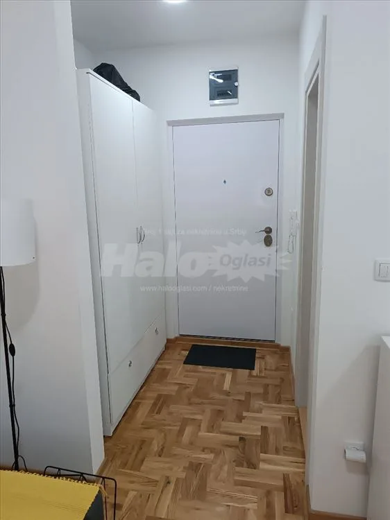 Borča,kod crkve Vodiča,JNA,1.0 soba ,nov,namešten — 5