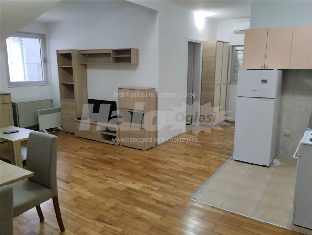 Borca - lep kompletno namesten stan, aut 95,96,85 — 9