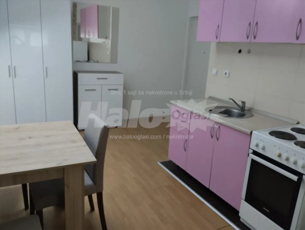 Borča nov lep namesten stan, aut 96,96,85 — 9